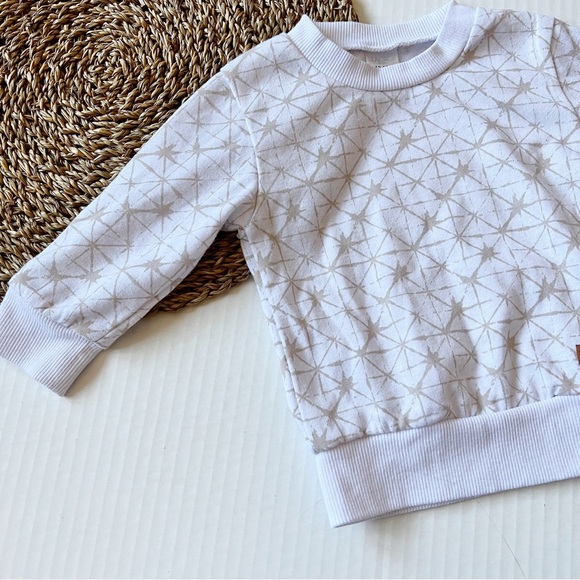 Lila & Jack Crewneck Pullover Sweatshirt Top - Picture 2 of 5